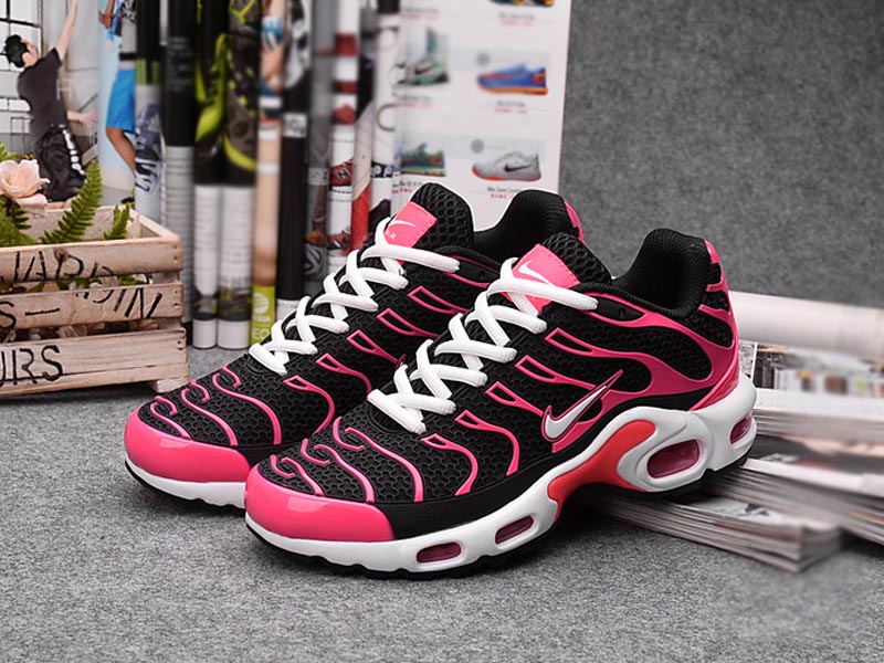 nike requin femme noir et rose nike requin femme noir et rose