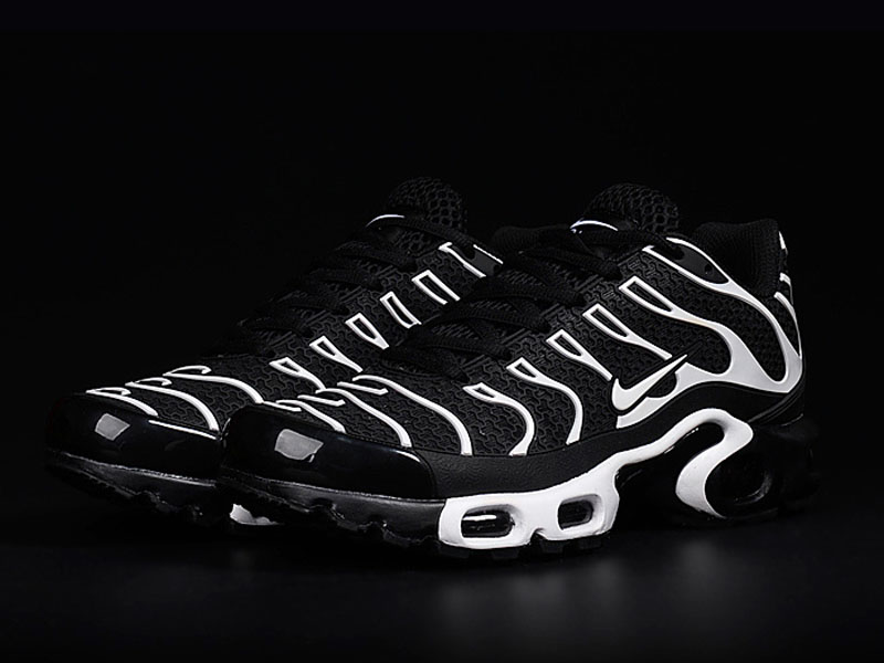 La Nouveau Nike Air Max Tn/Tn Requin Noir Blanc Coleur Prix Pas Cher ... ... Nouveau Nike Air Max Tn/Tn Requin Chaussures Pour Homme Noir Blanc Coleur ...